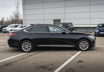 Подержанный автомобиль Hyundai Genesis 2016 года (5 фото)