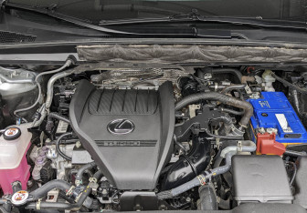 Подержанный автомобиль Lexus RX 2023 года (9 фото)