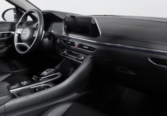 Подержанный автомобиль Hyundai Sonata 2021 года (9 фото)