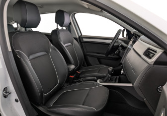 Подержанный автомобиль Renault Arkana 2021 года (24 фото)