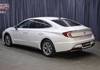Подержанный автомобиль Hyundai Sonata 2020 года (7 фото)