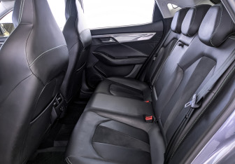 Подержанный автомобиль Москвич 6 2023 года (18 фото)