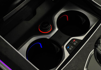 Подержанный автомобиль BMW X7 2019 года (24 фото)