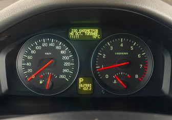Подержанный автомобиль Volvo S40 2007 года (13 фото)