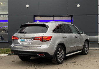 Подержанный автомобиль Acura MDX 2014 года (5 фото)