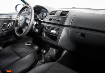 Подержанный автомобиль Skoda Fabia Hatchback 2011 года (9 фото)