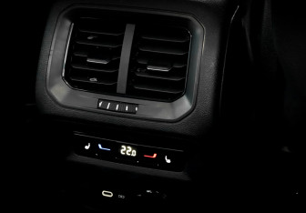 Подержанный автомобиль Volkswagen Tiguan 2021 года (29 фото)