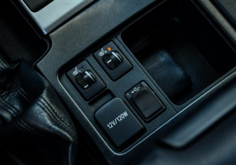 Подержанный автомобиль Toyota Land Cruiser Prado 2014 года (17 фото)