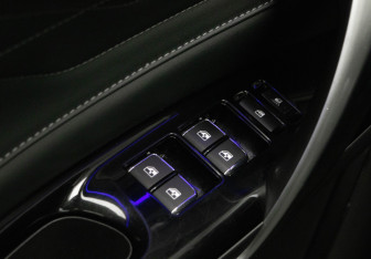 Подержанный автомобиль Changan CS95 2023 года (15 фото)