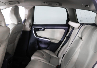 Подержанный автомобиль Volvo XC60 2014 года (8 фото)