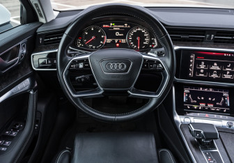 Подержанный автомобиль Audi A6 Sedan 2019 года (10 фото)