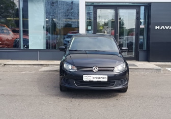Подержанный автомобиль Volkswagen Polo Sedan 2013 года (2 фото)