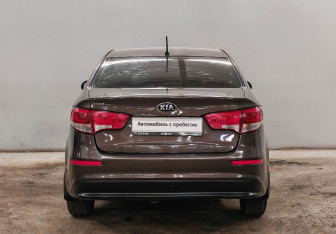 Подержанный автомобиль Kia Rio Sedan 2015 года (6 фото)