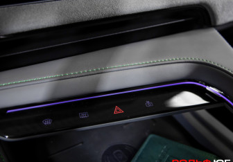 Подержанный автомобиль Zeekr 001 2023 года (26 фото)