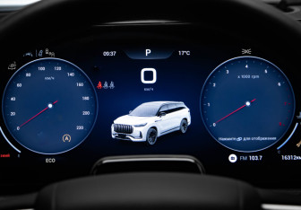 Подержанный автомобиль Jaecoo J8 2024 года (11 фото)