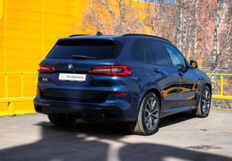 Подержанный автомобиль BMW X5 2018 года (3 фото)