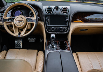 Подержанный автомобиль Bentley Bentayga 2016 года (10 фото)
