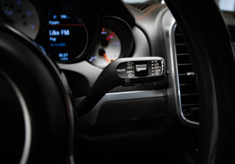 Подержанный автомобиль Porsche Cayenne 2015 года (16 фото)