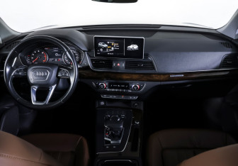 Подержанный автомобиль Audi Q5 2017 года (13 фото)