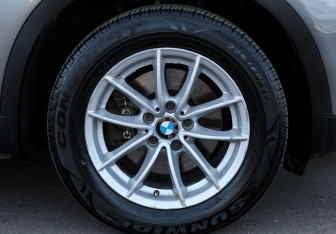 Подержанный автомобиль BMW X3 2014 года (19 фото)