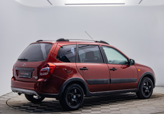 Подержанный автомобиль LADA (ВАЗ) Kalina Wagon 2017 года (5 фото)