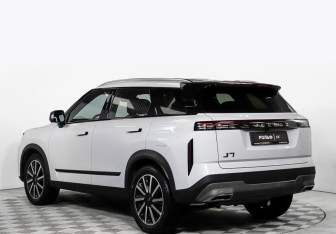 Подержанный автомобиль Jaecoo J7 2025 года (5 фото)