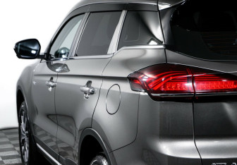 Подержанный автомобиль Geely Atlas Pro 2022 года (9 фото)