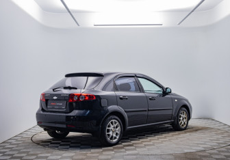 Подержанный автомобиль Chevrolet Lacetti Hatchback 2008 года (5 фото)