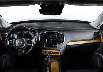 Подержанный автомобиль Volvo XC90 2021 года (16 фото)