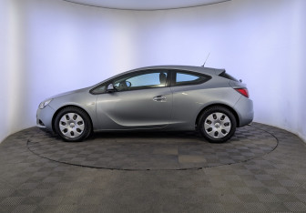 Подержанный автомобиль Opel Astra Hatchback 2012 года (8 фото)