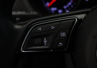 Подержанный автомобиль Audi A3 Sedan 2017 года (11 фото)