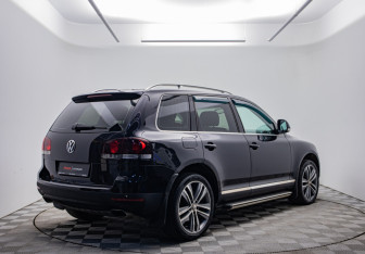 Подержанный автомобиль Volkswagen Touareg 2008 года (5 фото)