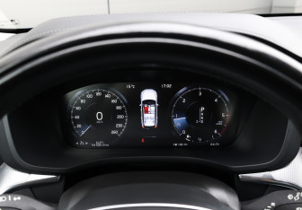 Подержанный автомобиль Volvo XC60 2019 года (12 фото)