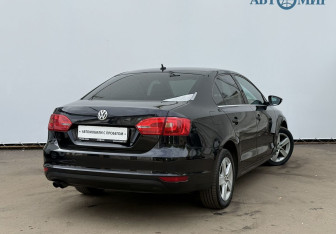 Подержанный автомобиль Volkswagen Jetta Sedan 2012 года (5 фото)