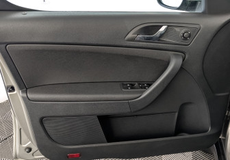 Подержанный автомобиль Skoda Yeti 2016 года (19 фото)