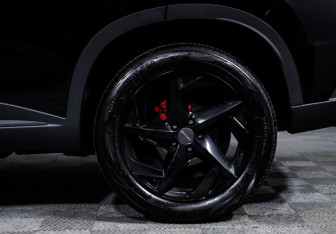 Подержанный автомобиль Omoda C5 2023 года (15 фото)