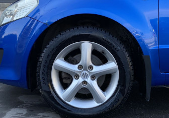 Подержанный автомобиль Suzuki SX4 Hatchback 2009 года (9 фото)