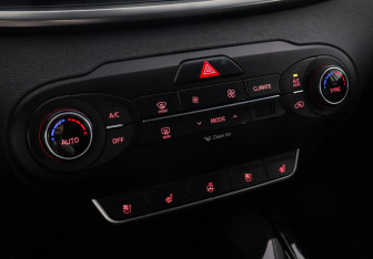 Подержанный автомобиль Kia Sorento 2016 года (14 фото)