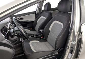 Подержанный автомобиль Kia Ceed Hatchback 2014 года (20 фото)