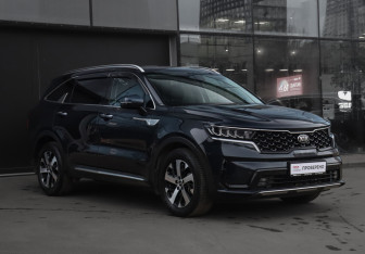 Подержанный автомобиль Kia Sorento 2021 года (3 фото)