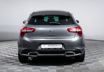 Подержанный автомобиль Citroen DS5 2012 года (6 фото)