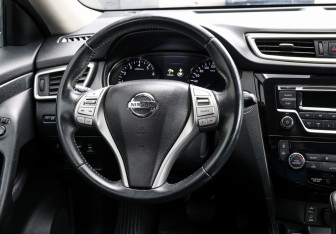 Подержанный автомобиль Nissan X-Trail 2016 года (16 фото)