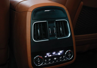 Подержанный автомобиль Maserati Levante 2021 года (13 фото)