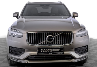Подержанный автомобиль Volvo XC90 2021 года (2 фото)