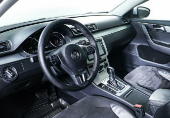 Подержанный автомобиль Volkswagen Passat Sedan 2012 года (12 фото)