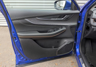 Подержанный автомобиль Exeed LX 2022 года (19 фото)