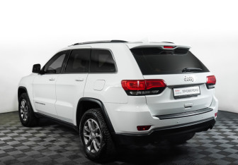 Подержанный автомобиль Jeep Grand Cherokee 2016 года (7 фото)