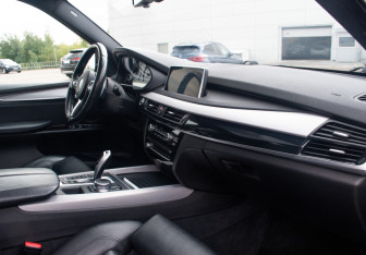 Подержанный автомобиль BMW X5 2016 года (17 фото)