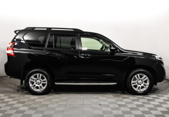 Подержанный автомобиль Toyota Land Cruiser Prado 2016 года (4 фото)