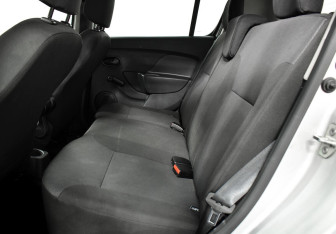 Подержанный автомобиль Renault Sandero 2019 года (11 фото)